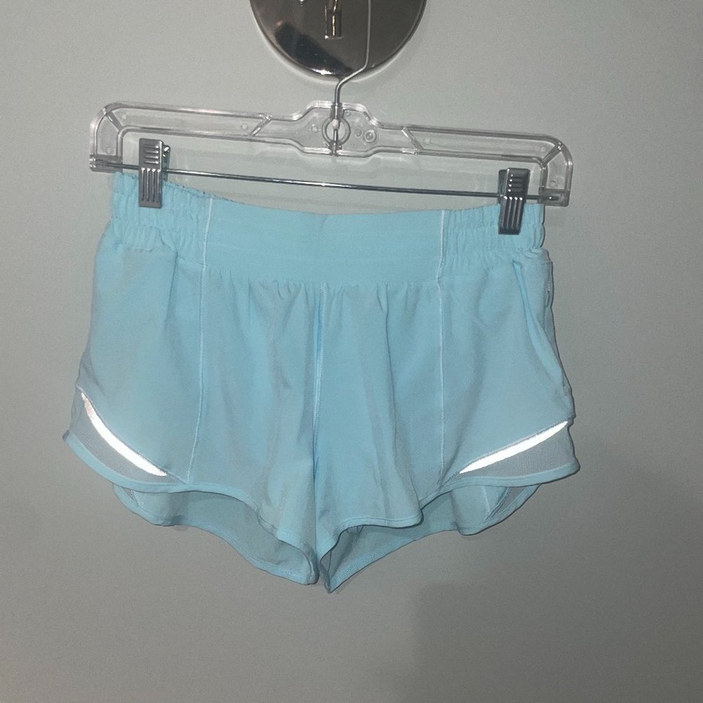 NWOT Lululemon Hotty Hot Shorts 2.5" in Blue Glow